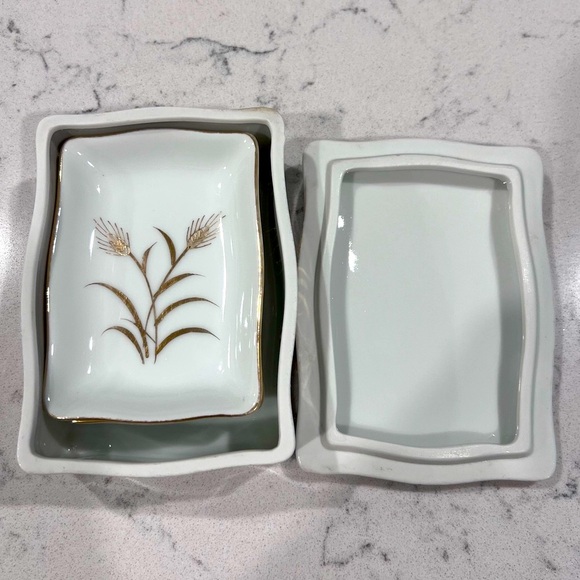 Lefton China hand painted trinket box with trays - Picture 11 of 12